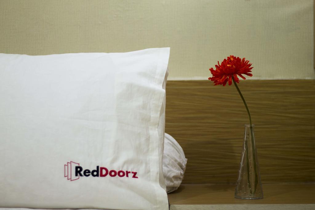 Reddoorz @ Legian Street Hotel Kuta  Bagian luar foto