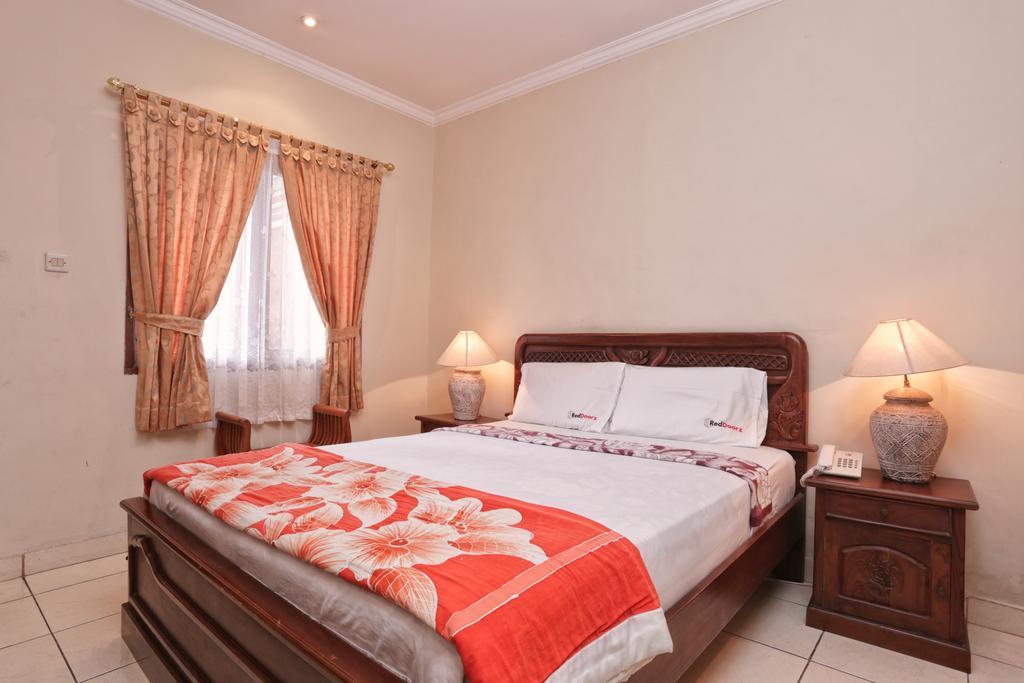 Reddoorz @ Legian Street Hotel Kuta  Bagian luar foto